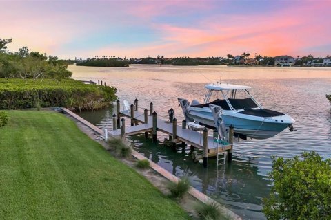 House in Nokomis, Florida 3 bedrooms, 274.99 sq.m. № 2100502 - photo 15