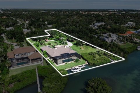 House in Nokomis, Florida 3 bedrooms, 274.99 sq.m. № 2100502 - photo 6
