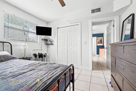 Casa en venta en Hollywood, Florida, 3 dormitorios, 107.58 m2 № 2152776 - foto 17