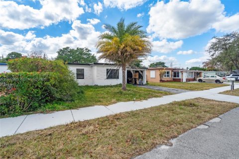 Casa en venta en Hollywood, Florida, 3 dormitorios, 107.58 m2 № 2152776 - foto 26