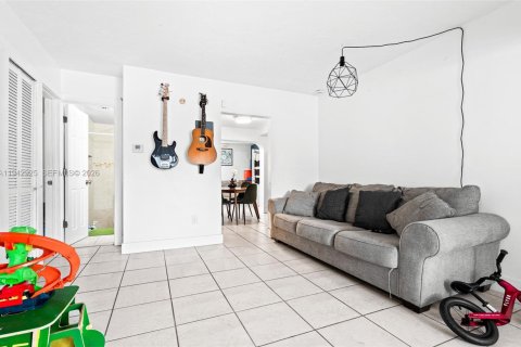 Casa en venta en Hollywood, Florida, 3 dormitorios, 107.58 m2 № 2152776 - foto 22