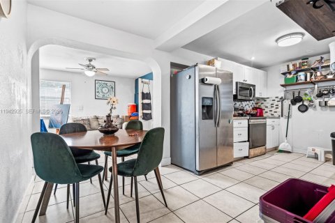 Casa en venta en Hollywood, Florida, 3 dormitorios, 107.58 m2 № 2152776 - foto 10