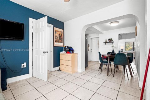 Casa en venta en Hollywood, Florida, 3 dormitorios, 107.58 m2 № 2152776 - foto 18