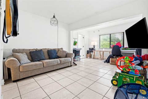 Casa en venta en Hollywood, Florida, 3 dormitorios, 107.58 m2 № 2152776 - foto 13