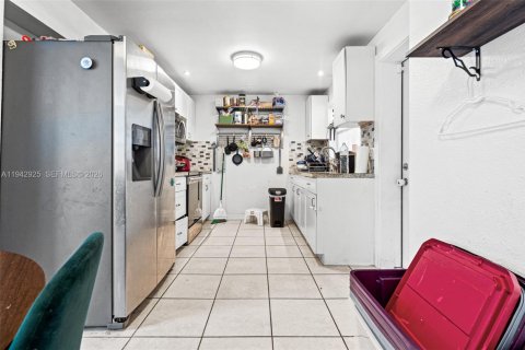 Casa en venta en Hollywood, Florida, 3 dormitorios, 107.58 m2 № 2152776 - foto 11
