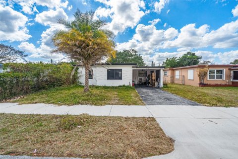 Casa en venta en Hollywood, Florida, 3 dormitorios, 107.58 m2 № 2152776 - foto 24