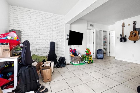 Casa en venta en Hollywood, Florida, 3 dormitorios, 107.58 m2 № 2152776 - foto 12