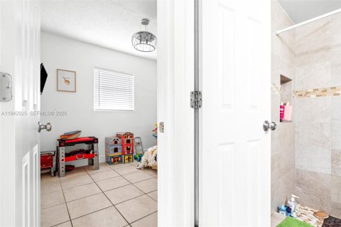 Casa en venta en Hollywood, Florida, 3 dormitorios, 107.58 m2 № 2152776 - foto 20