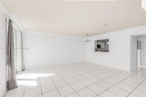 Condo in Miami Beach, Florida, 1 bedroom  № 1669159 - photo 8