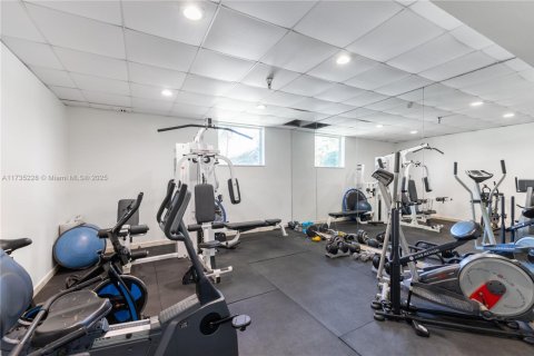 Condo in Miami Beach, Florida, 1 bedroom  № 1669159 - photo 25