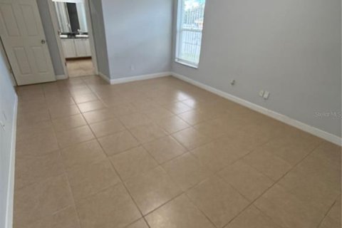 House in Orlando, Florida 3 bedrooms, 160.07 sq.m. № 1913545 - photo 12