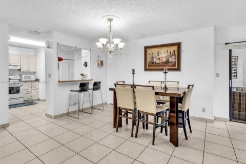 Condo in Coral Springs, Florida, 3 bedrooms  № 1473475 - photo 14