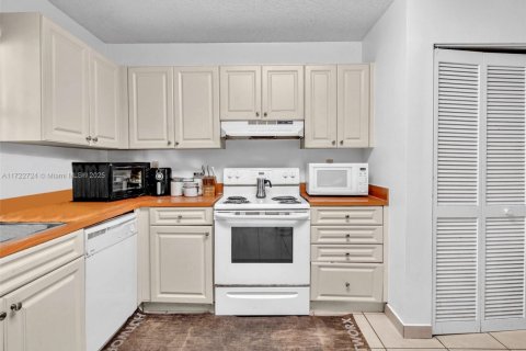 Condo in Coral Springs, Florida, 3 bedrooms  № 1473475 - photo 18