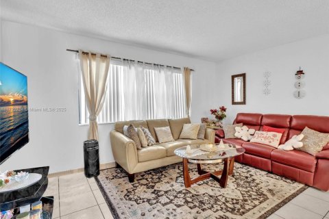 Condo in Coral Springs, Florida, 3 bedrooms  № 1473475 - photo 9