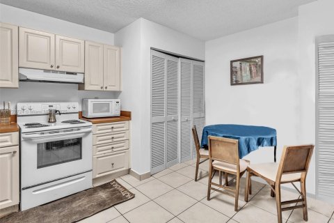 Condo in Coral Springs, Florida, 3 bedrooms  № 1473475 - photo 16