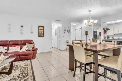 Condo in Coral Springs, Florida, 3 bedrooms  № 1473475 - photo 12