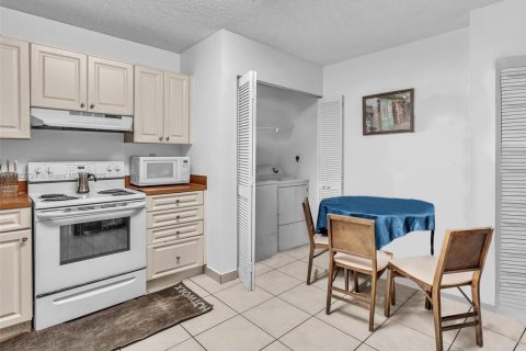 Condo in Coral Springs, Florida, 3 bedrooms  № 1473475 - photo 17