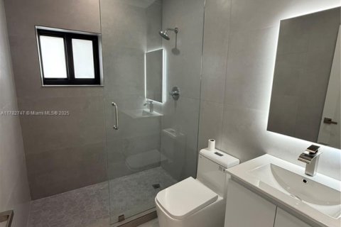 House in Miami, Florida 3 bedrooms, 163.97 sq.m. № 1752115 - photo 7