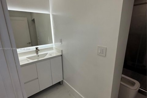 House in Miami, Florida 3 bedrooms, 163.97 sq.m. № 1752115 - photo 15