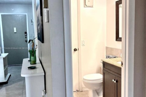 Condominio en alquiler en Sunny Isles Beach, Florida, 2 dormitorios, 84.08 m2 № 2013582 - foto 8