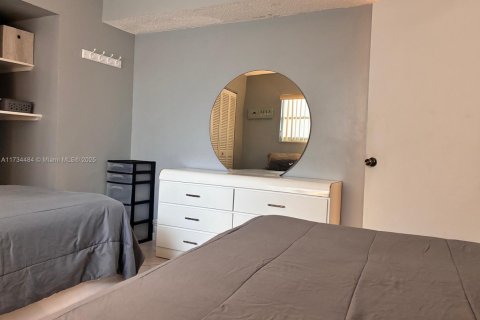 Condominio en Sunny Isles Beach, Florida, 2 dormitorios  № 2013582