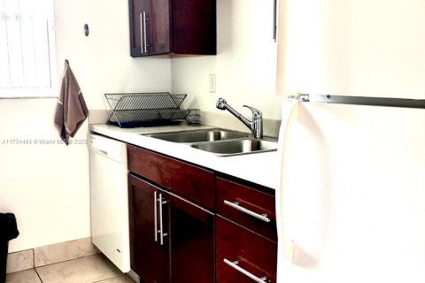 Condominio en alquiler en Sunny Isles Beach, Florida, 2 dormitorios, 84.08 m2 № 2013582 - foto 11