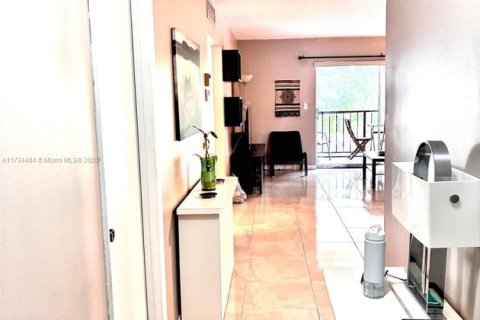 Condominio en alquiler en Sunny Isles Beach, Florida, 2 dormitorios, 84.08 m2 № 2013582 - foto 7