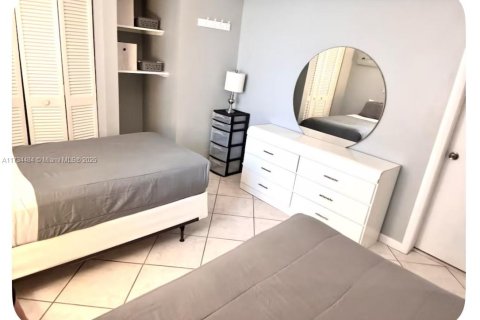 Condominio en alquiler en Sunny Isles Beach, Florida, 2 dormitorios, 84.08 m2 № 2013582 - foto 26