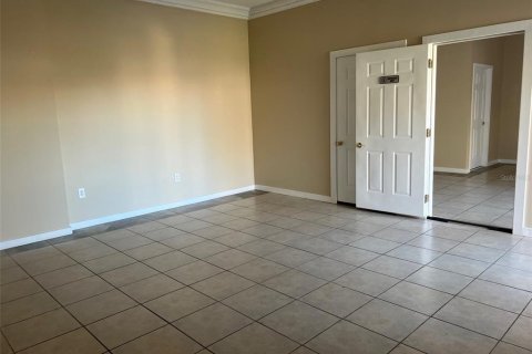 Immobilier commercial à louer à Sanford, Floride: 66.89 m2 № 2390952 - photo 5
