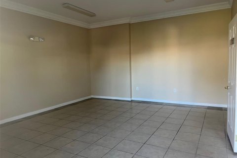 Immobilier commercial à louer à Sanford, Floride: 66.89 m2 № 2390952 - photo 6