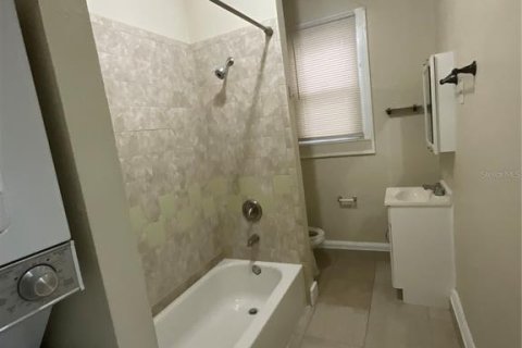 Снять в аренду квартиру в Сент-Питерсберг, Флорида 1 комната, 529.54м2, № 2203947 - фото 11