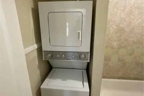 Снять в аренду квартиру в Сент-Питерсберг, Флорида 1 комната, 529.54м2, № 2203947 - фото 12