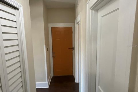 Снять в аренду квартиру в Сент-Питерсберг, Флорида 1 комната, 529.54м2, № 2203947 - фото 14