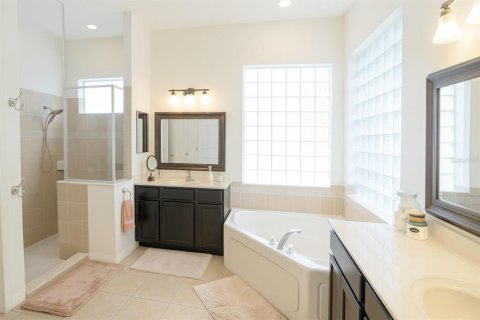 House in Oakland, Florida 4 bedrooms, 295.62 sq.m. № 1912855 - photo 17