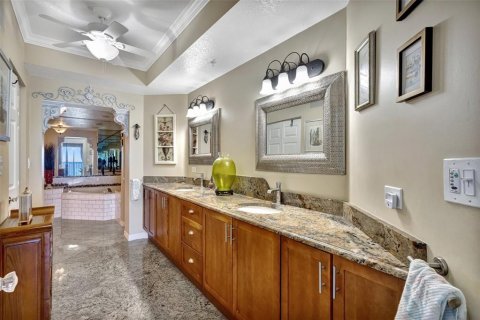 Condo in Hutchinson Island South, Florida, 4 bedrooms  № 1723655 - photo 21