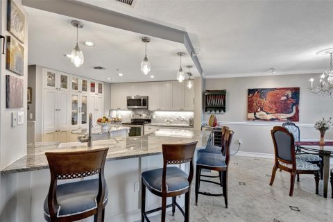 Condo in Hutchinson Island South, Florida, 4 bedrooms  № 1723655 - photo 6