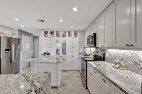 Condo in Hutchinson Island South, Florida, 4 bedrooms  № 1723655 - photo 7