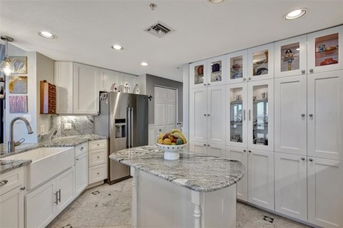 Condo in Hutchinson Island South, Florida, 4 bedrooms  № 1723655 - photo 9