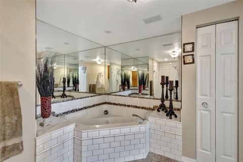 Condo in Hutchinson Island South, Florida, 4 bedrooms  № 1723655 - photo 24