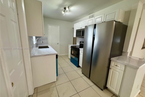 Casa en alquiler en Port St. Lucie, Florida, 3 dormitorios, 137.03 m2 № 2057916 - foto 11