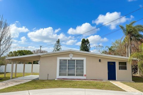 Casa en alquiler en Port St. Lucie, Florida, 3 dormitorios, 137.03 m2 № 2057916 - foto 3