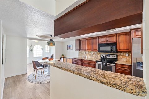 House in Tarpon Springs, Florida 4 bedrooms, 222.5 sq.m. № 1662234 - photo 27
