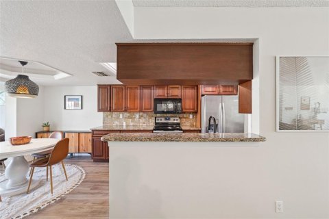 House in Tarpon Springs, Florida 4 bedrooms, 222.5 sq.m. № 1662234 - photo 26