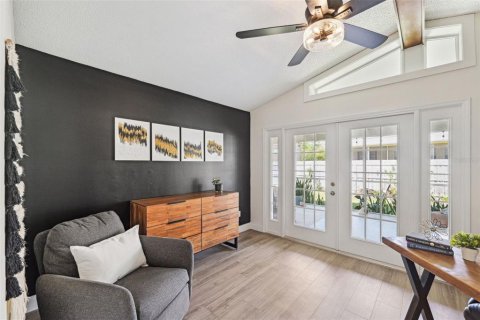 House in Tarpon Springs, Florida 4 bedrooms, 222.5 sq.m. № 1662234 - photo 24