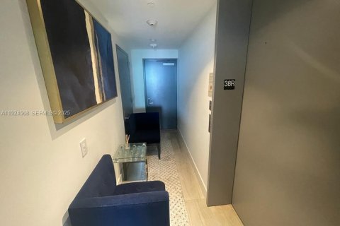 Copropriété à louer à Miami, Floride: 1 chambre, 89.09 m2 № 1982933 - photo 2