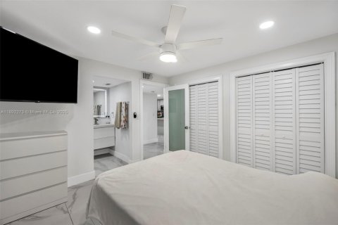 Condo in Hialeah, Florida, 2 bedrooms  № 1948093 - photo 18