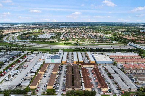Condo in Hialeah, Florida, 2 bedrooms  № 1948093 - photo 29