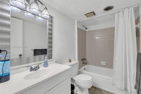 Condominio en venta en Coral Springs, Florida, 2 dormitorios, 95.69 m2 № 2153120 - foto 13