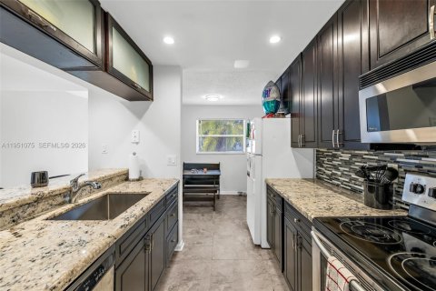 Condominio en venta en Coral Springs, Florida, 2 dormitorios, 95.69 m2 № 2153120 - foto 4