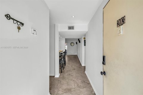 Condominio en Coral Springs, Florida, 2 dormitorios  № 2153120